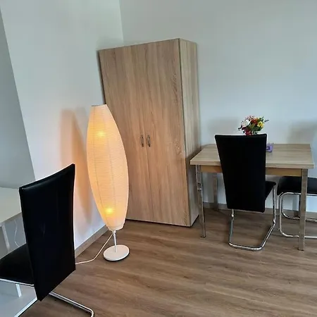 Quiet Near Airport Vienna *