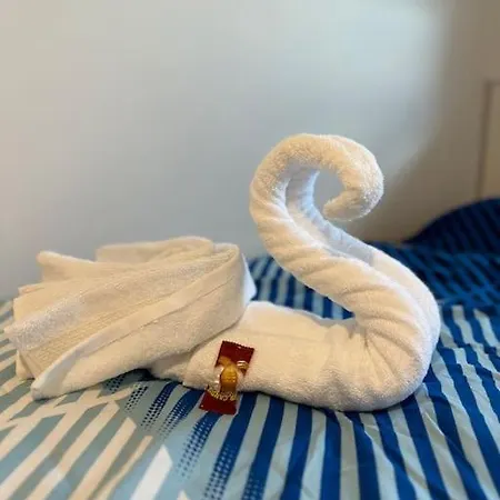 Quiet Near Airport Vienna 슈베하트