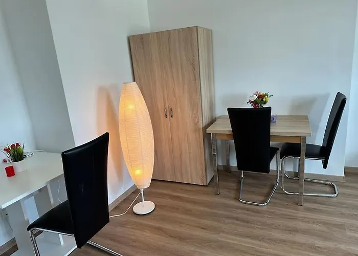 Quiet Near Airport Vienna *